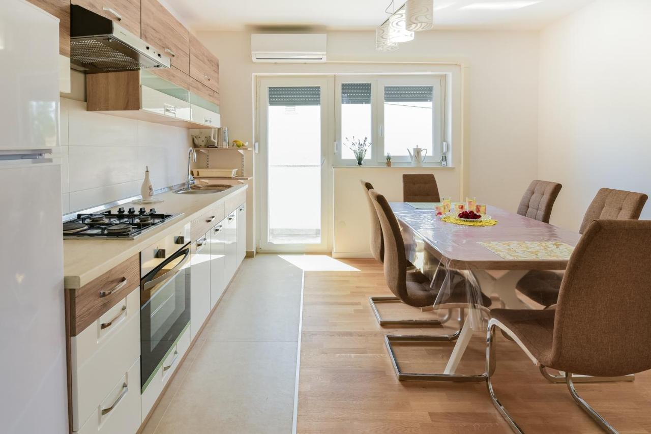 New Luxury 3 Bedroom 4 Air Conditioners Ζαντάρ Εξωτερικό φωτογραφία